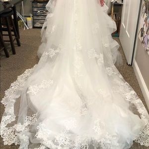 Brand New Cathedral Mantilla Veil 33 Meters Super Long